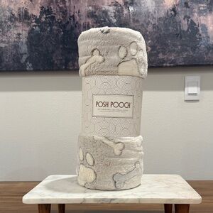 Posh Pooch Berkshire Cream and Gray Luxury Dog Blanket